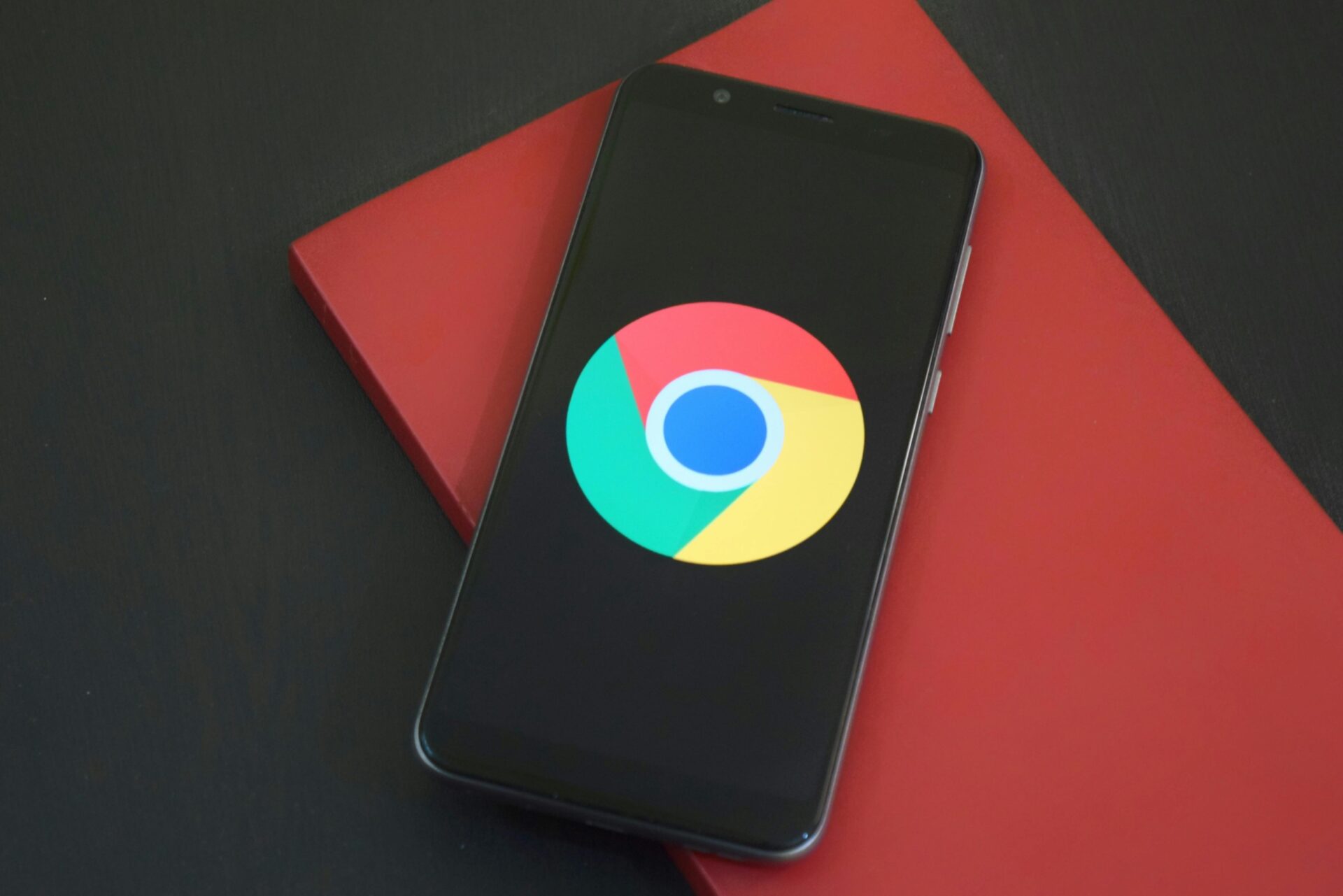 Telefon z logiem Google Chrome